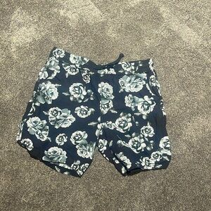 Denim and Flower mens shorts size large like new